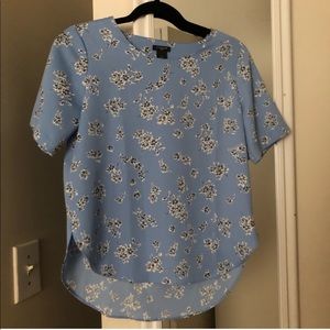 ‼️MOVING SALE‼️ Ann taylor top size petite xs